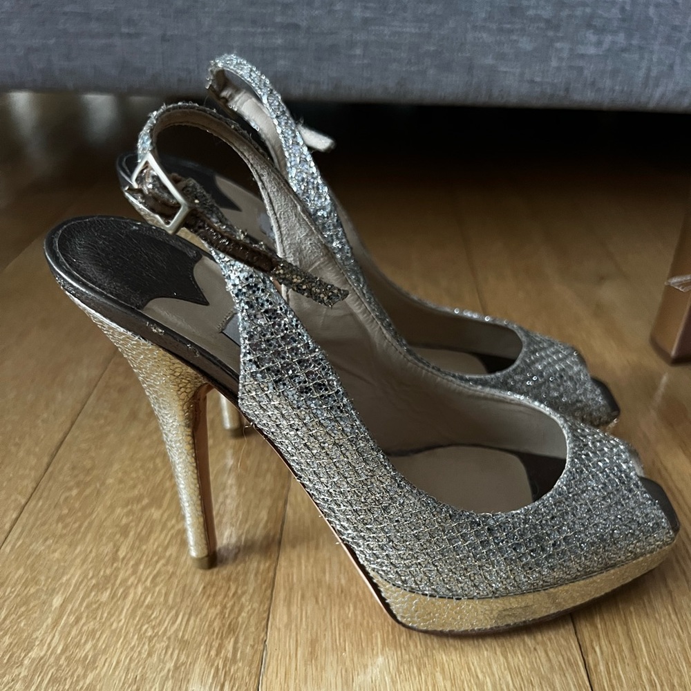 Jimmy Choo metallic silver sling back shoe size 35.5 worn twice